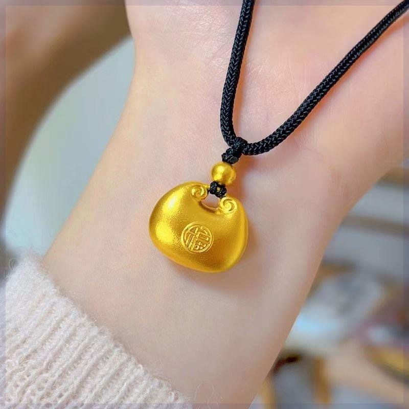 【New arrivals】Xiaopang Fu Ping An Lock Necklace Women's Chinese Antique Design Niche All-match Couple Pendant Simple Necklace
