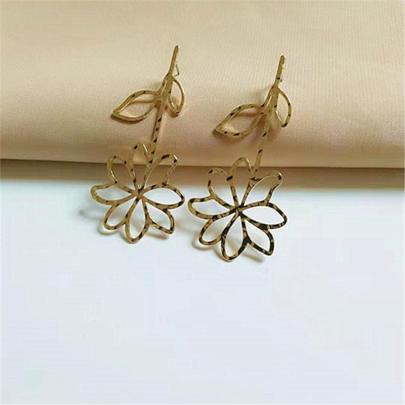 【Top-notch quality】Fashion Simple Metal Flower New Sweet Long Earrings Summer Fresh Earrings