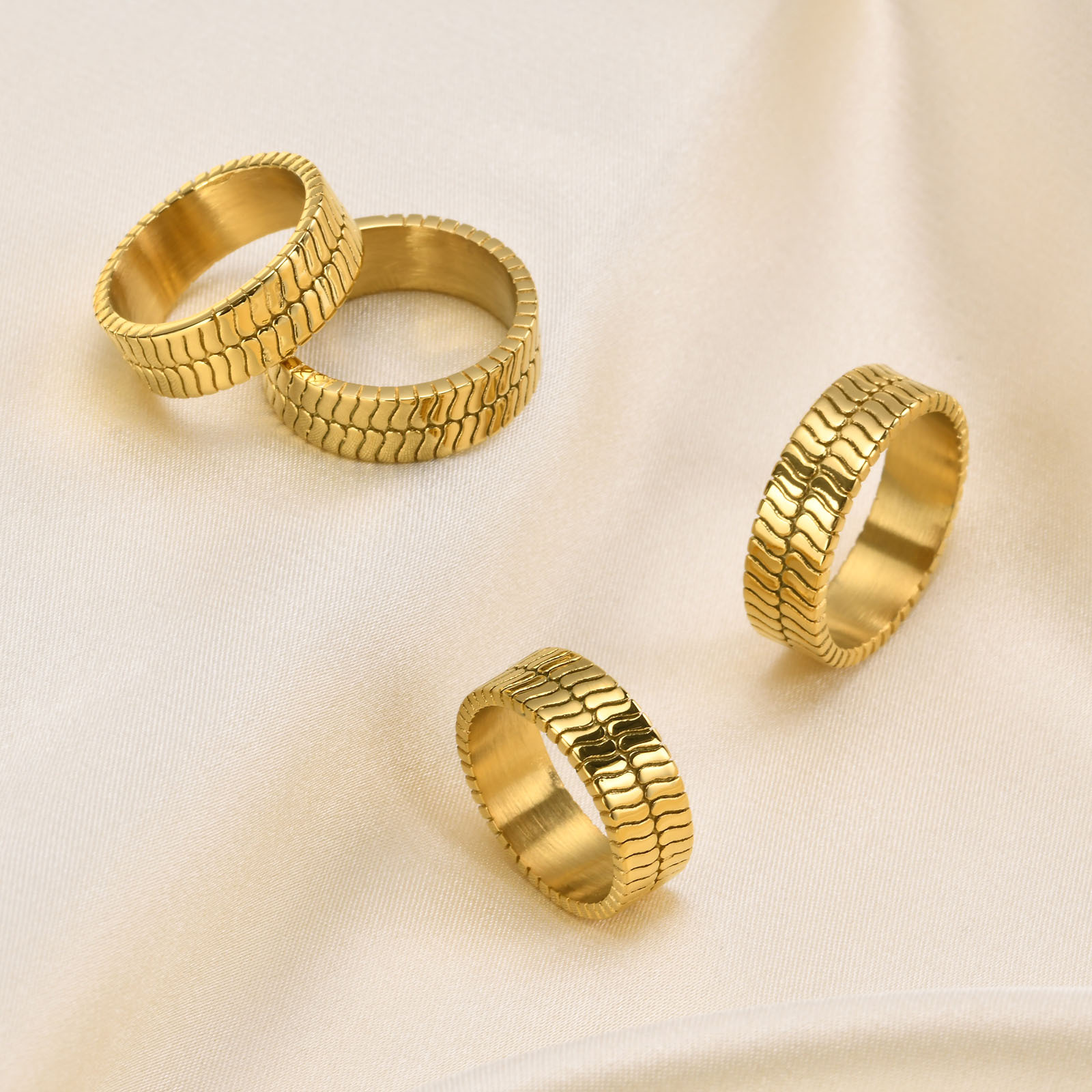 【Special offer】Jewelry Stainless Steel Chain Ring Women's 18K Golden Fashion Personality Spring Creek Water RC-615