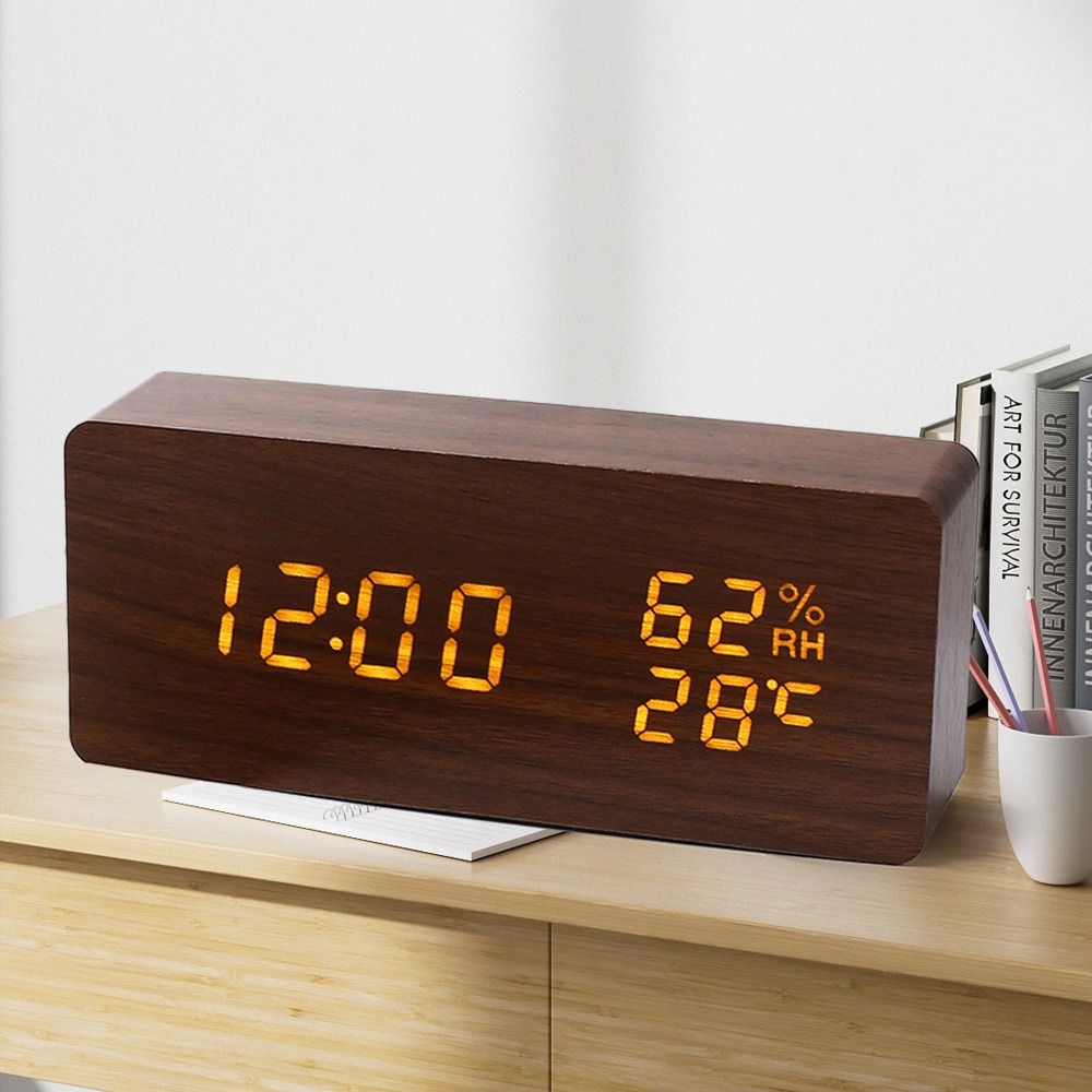 Portable Large Display Digital Alarm Clock LED Digital Display Reminder LED Digital Clock /Battery Powered 3 Levels Brightness Electronic Alarm Clock Date Display