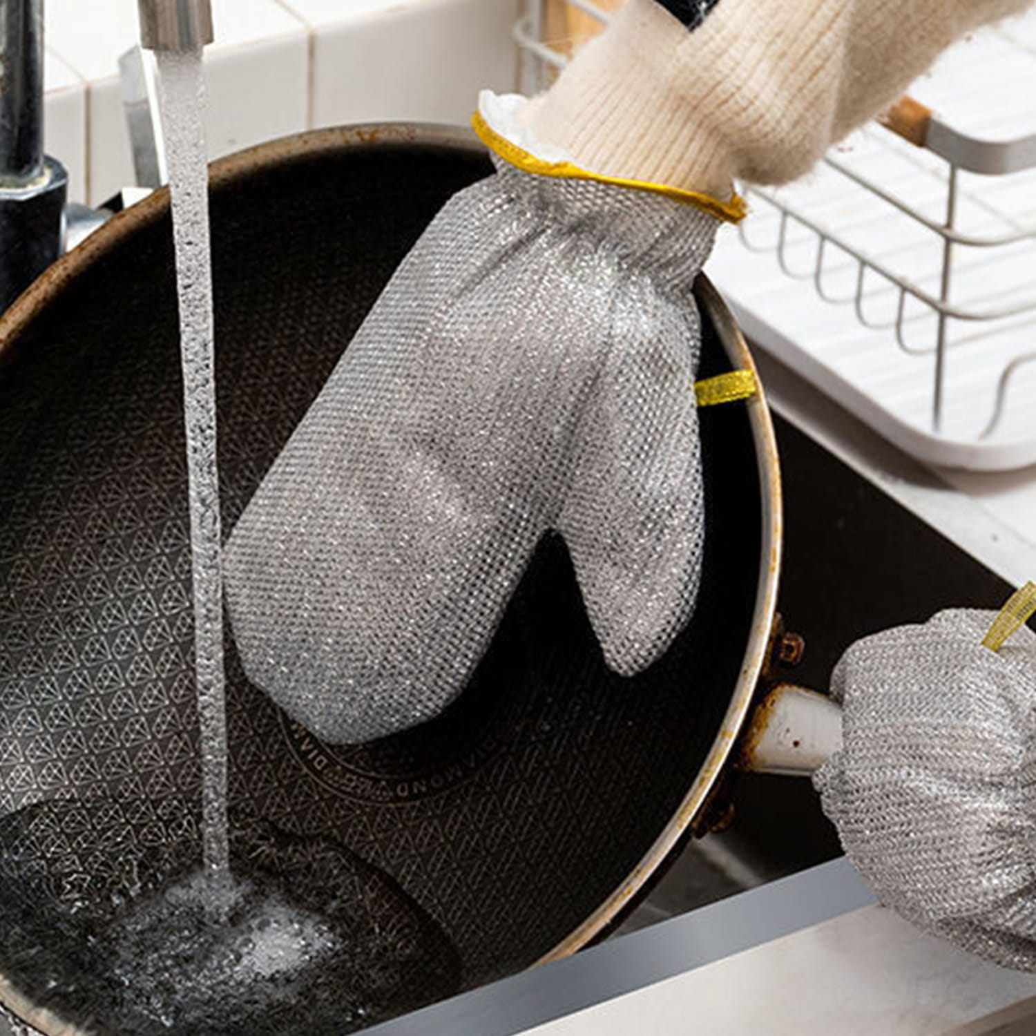 Multifunctional Wire Dishwashing Gloves,Steel Wire Insulated Waterproof and Guards Kitchen Cleaning Gloves for Scrubs & Cleans Dishes, Sinks