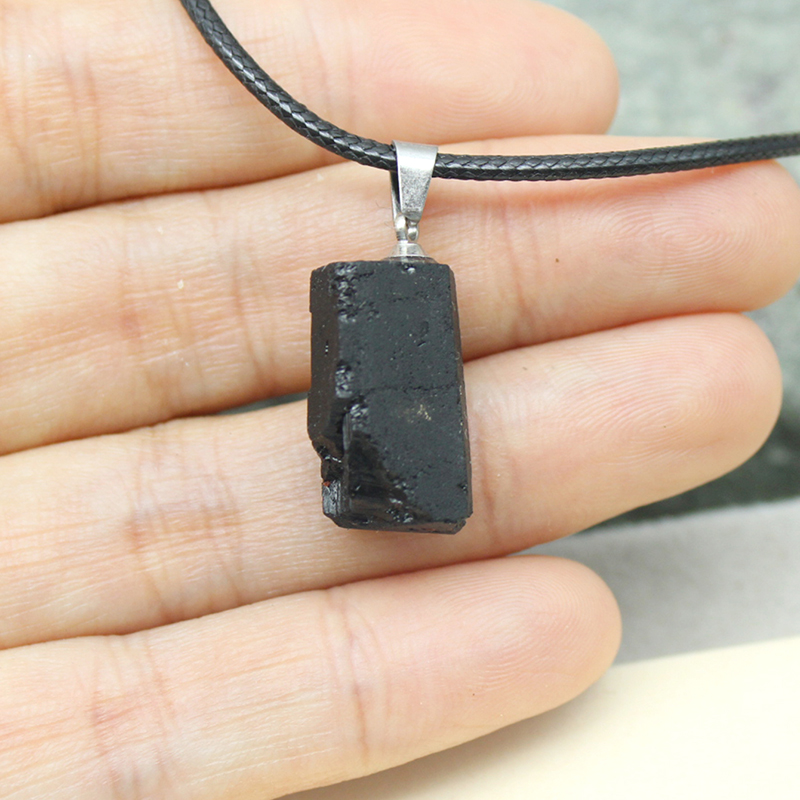 Yuanyan fashion new Black Tourmaline Crystal Gem natural Healing Reiki stone pendant Necklace for jewelry making Charm accessories 1pcs