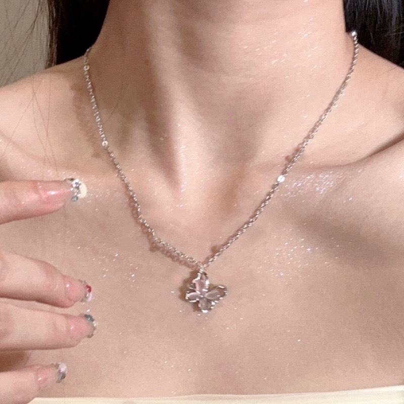 【Top-notch quality】Butterfly Female Sweet Cool Design Sense Collarbone Chain Spice Accessories Super Fairy Fashion Temperament Gentle High Sense