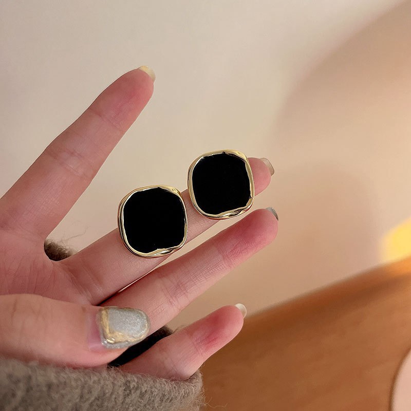 【Good sharing!】Retro Irregular Square Silver Pin Earrings Niche Design New Fashionable Ear Stud Women's High-end Fashion Ear