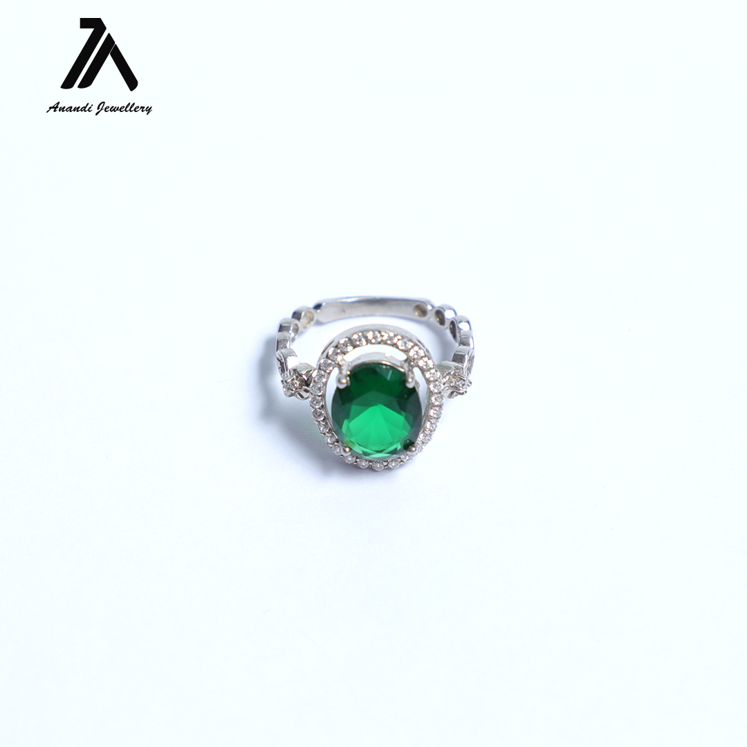 Anandi Silver Lovely Emerald Gem Stone Silver Ring