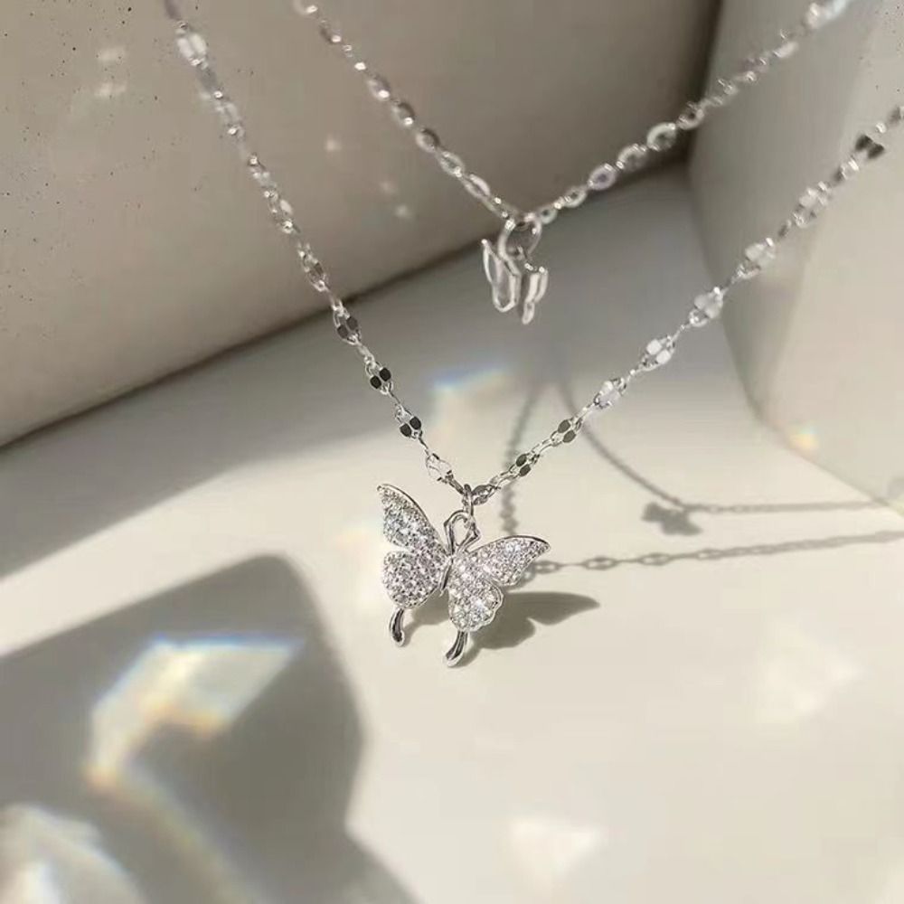 New Double Layer Shiny Butterfly Necklace Light Luxury Classic Small Pendant Necklace Jewelry Exquisite Clavicle Chain Ladies Gift