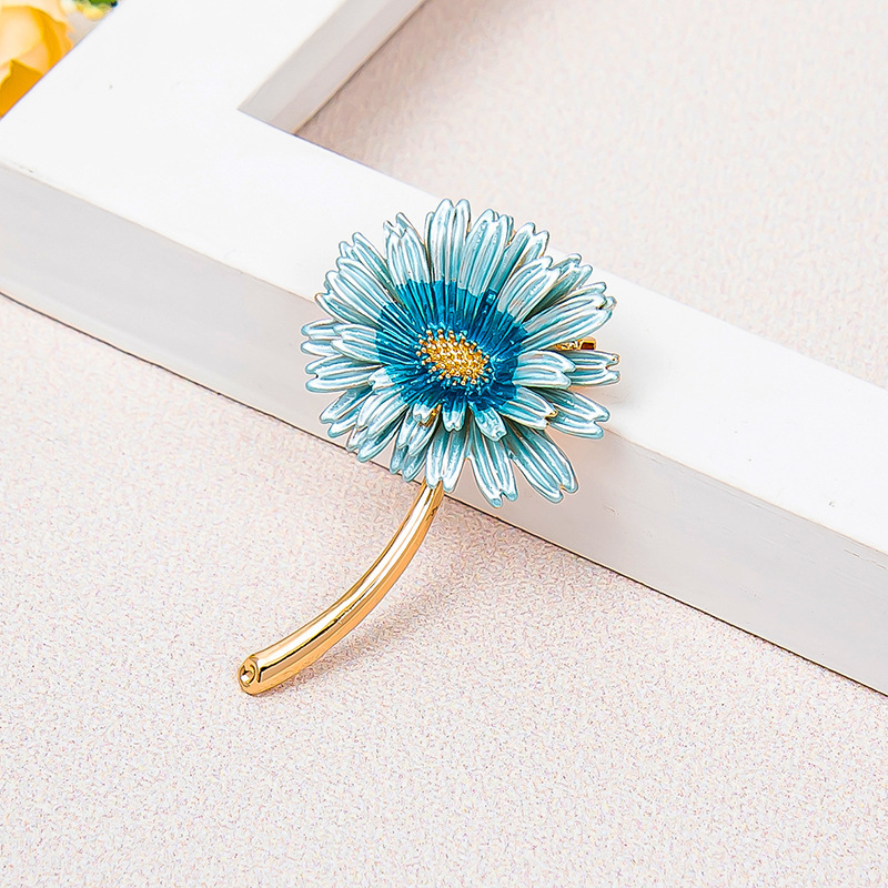 Fashion Elegant Temperament Daisy Brooch Small Simple Men Women Suit Dress Pin Decorative Gift