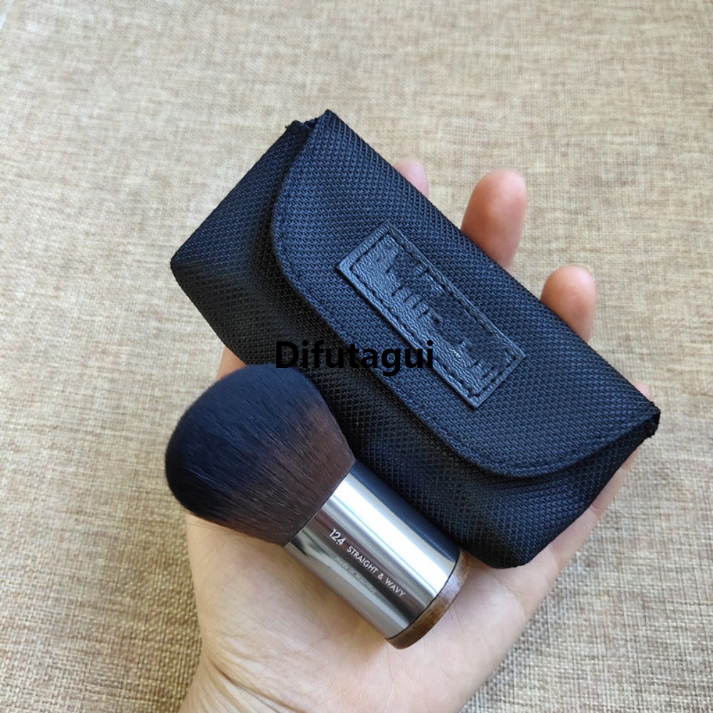 Difutagui New Round Head Buffing Foundation Brush with Free Bag Aluminum Profesional Mouth Tube Eyebrow Brush Wood Handle Makeup Brus for Girls