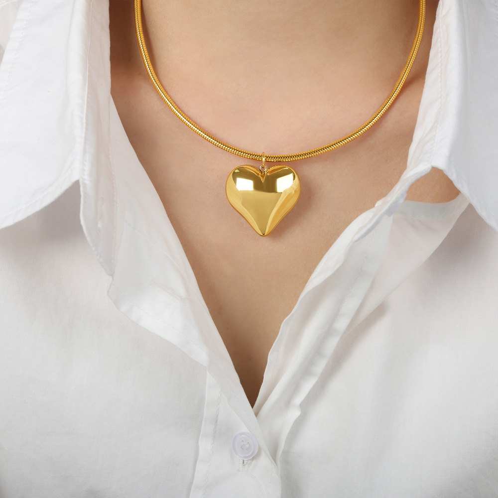 Yuanyan Stainless Steel Stretch Chain Necklace for Women Luxury Heart Pendant Female Necklace High Quality Jewelry Couple Gift