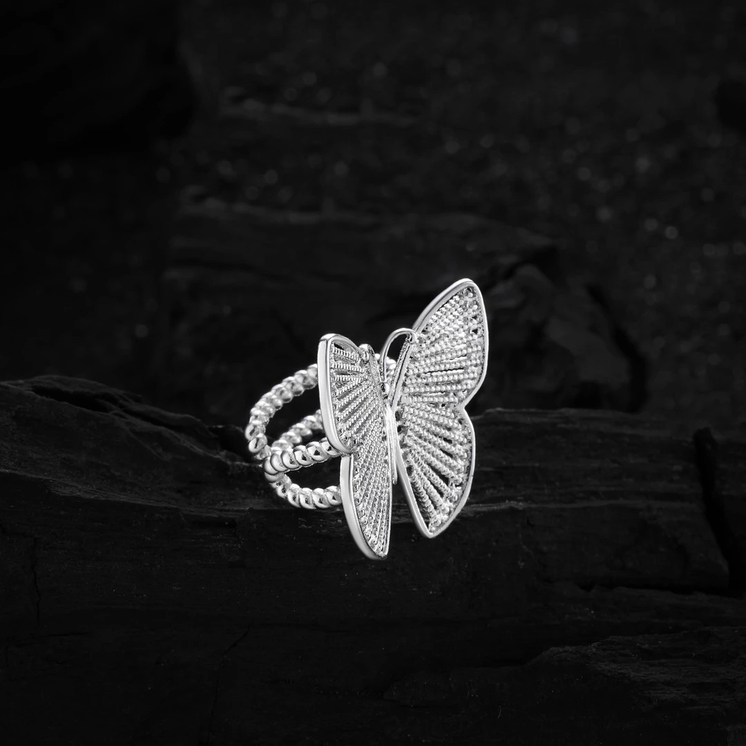 Small Aquamarine Oval Earrings for Women 2025 New Style Light Luxury Elegant Versatile Earrings Fresh Retro Ear Accessories