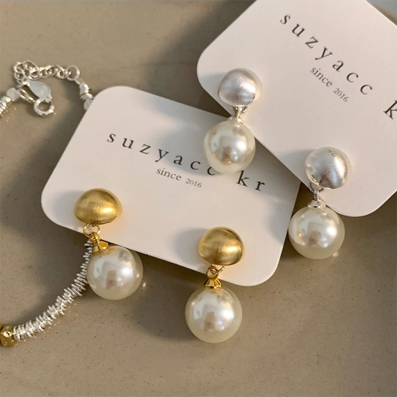 【New arrival】Korean-style Korean-style high-grade brushed metal pearl earrings women's niche design earrings 2023 new earrings