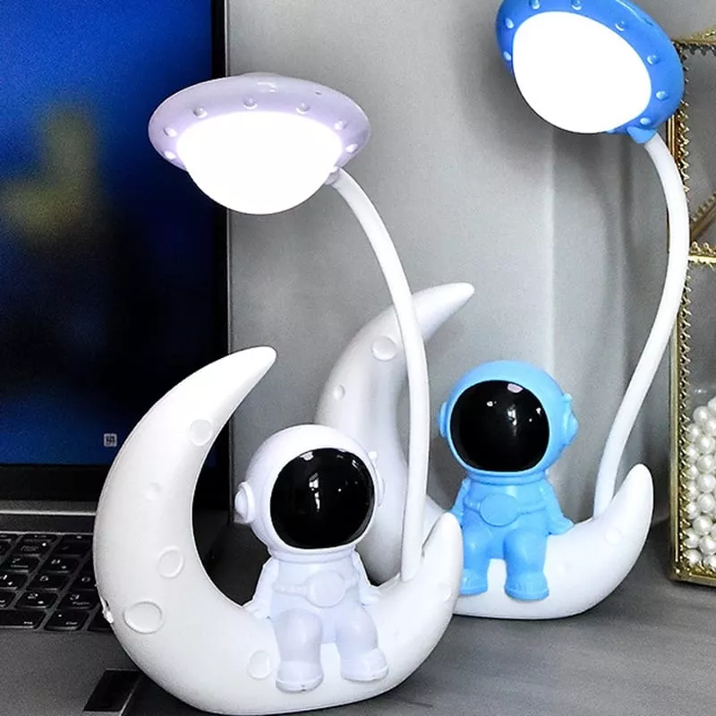 Usb Rechargeable Astronaut Moon Night Light Decoration Astronaut Eye Protection Led Desk Lamp for Kids Bedside Gift