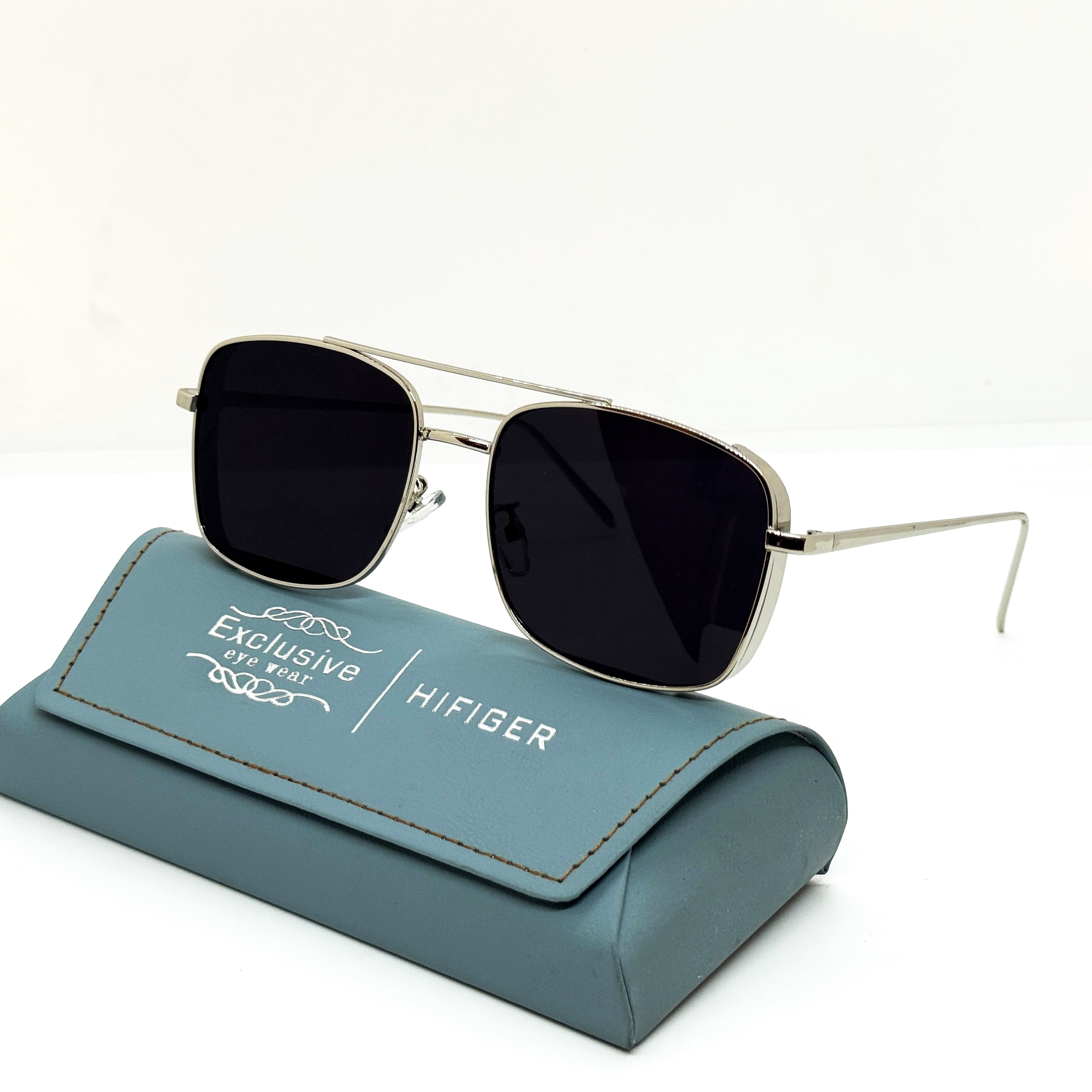 Elegant Unisex Full Rim Sunglasses with Silver Frame and Black Lens - New Trendy Eyewear