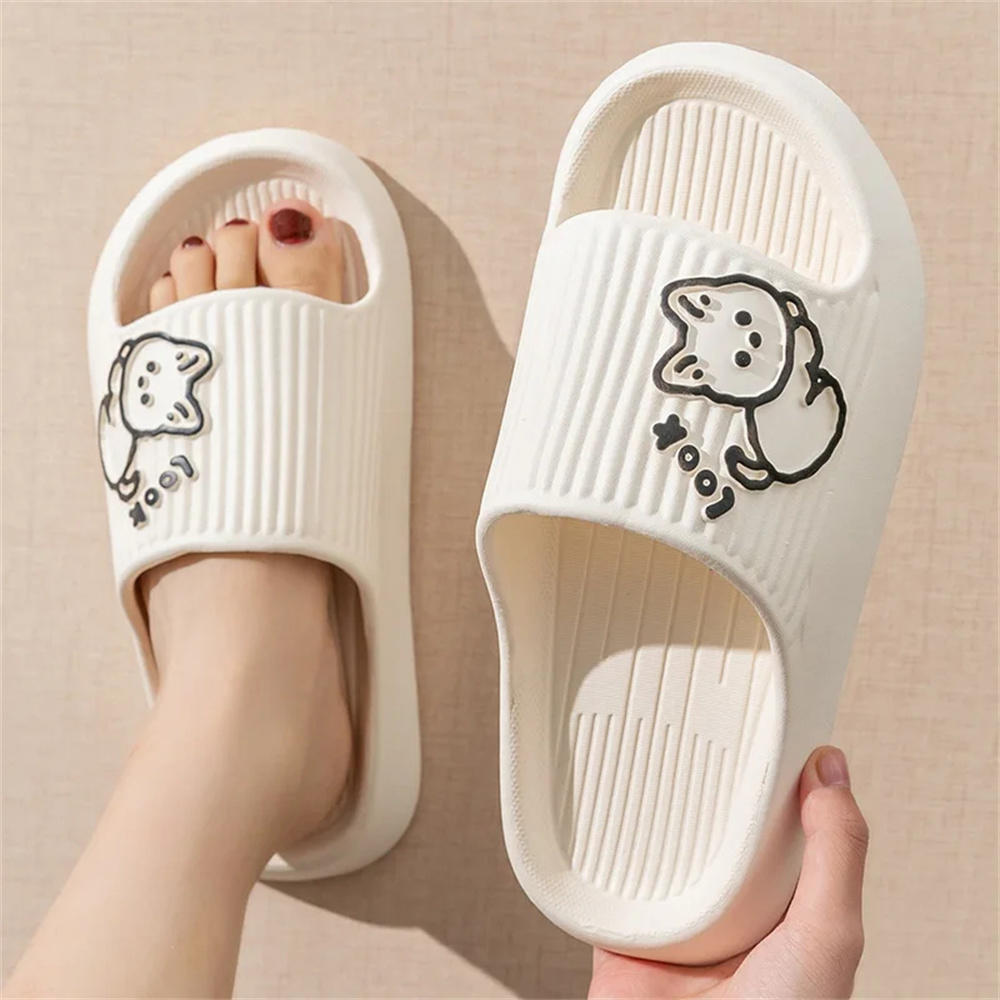 Thick Sole Beach Slides Water-resistant Ultra Light Cartoon Design Bathroom Sandals Anti Slip Soft Couples Slipper for