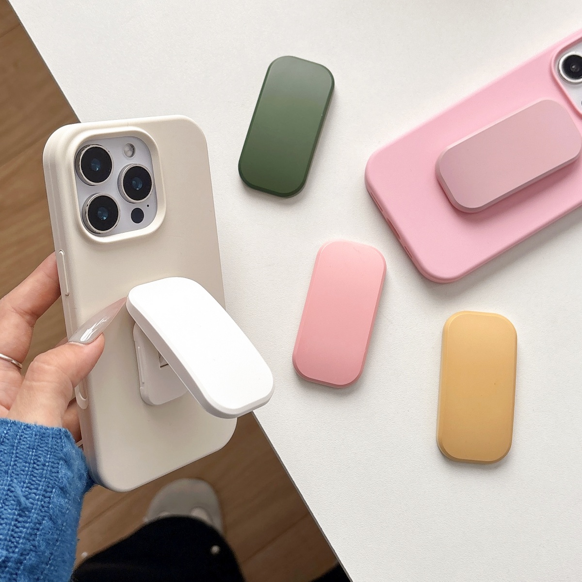 HODON Cute Solid Color Back Stick Mobile Phone Bracket for iPhone 16 15 14 13 12 Pro Max Grip Lazy Desktop Folding Push-pull Phone Griptok Socket Universal Candy Color