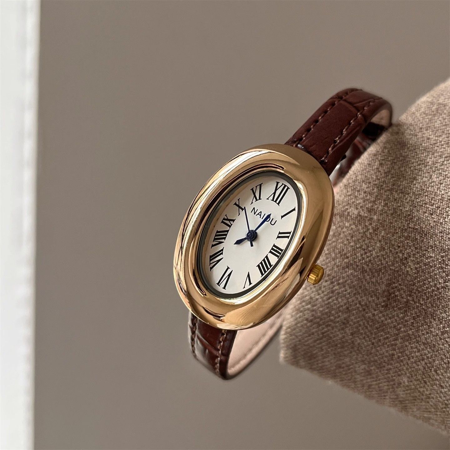 【Wildfolk Studio】Classic Bathtub Oval Belt Watch for Women, Niche Light Luxury Quartz Ladies Watch quality]