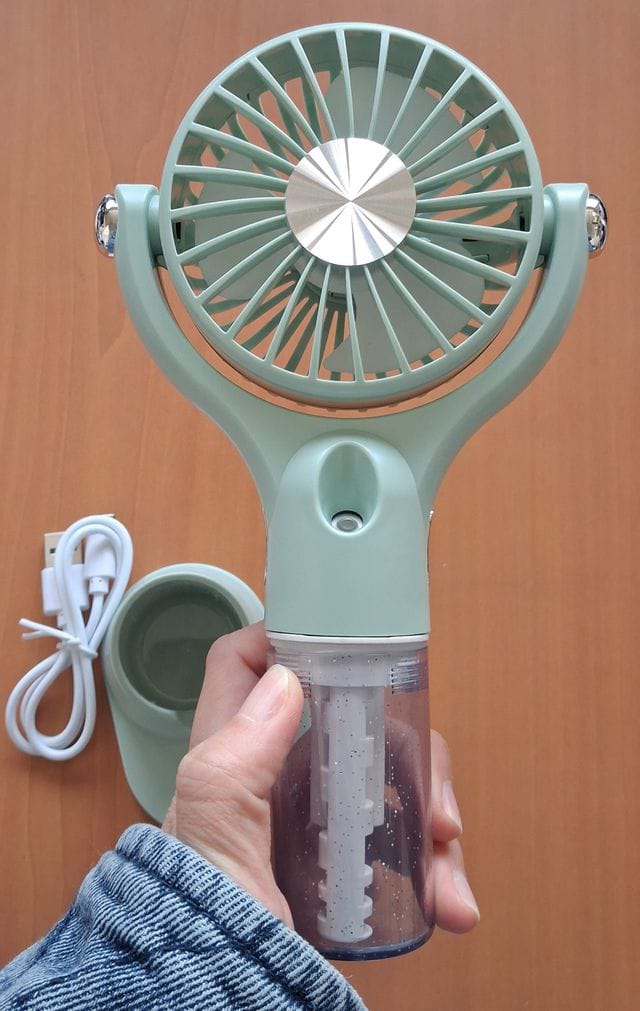 Water Humidifier Handheld Desk Fan USB Rechargeable Cooling air Table Personal Mini Portable Mist Fan Indoor Outdoor