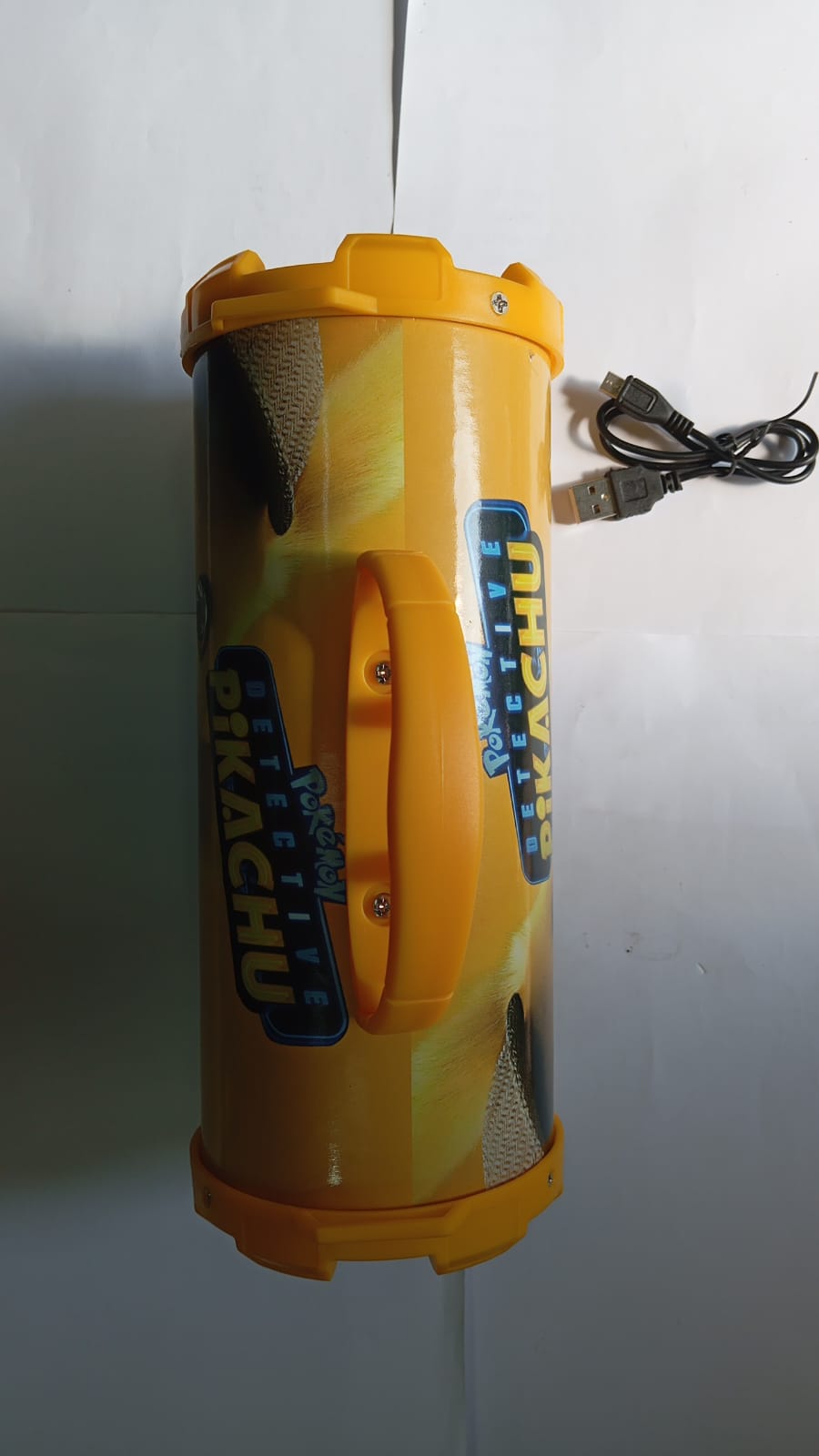 SPEAKER BLUETOOTH RECHARGABLE WITH USB PORT AND MICRO SD CARD SUPPORTED WITH 2600 MAH BATTERY INSIDE
