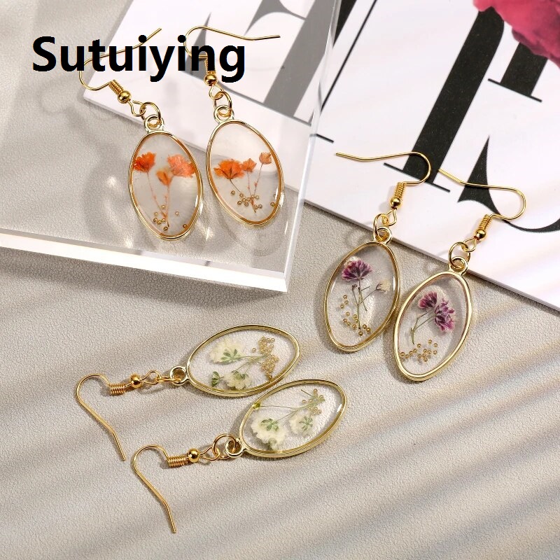 Sutuiying Oval Clear Plated Frame Real Dried Flower Daisy Petal Resin Fullfilled Pendant Drop Dangle Earring for Women Party Gift Souvenir
