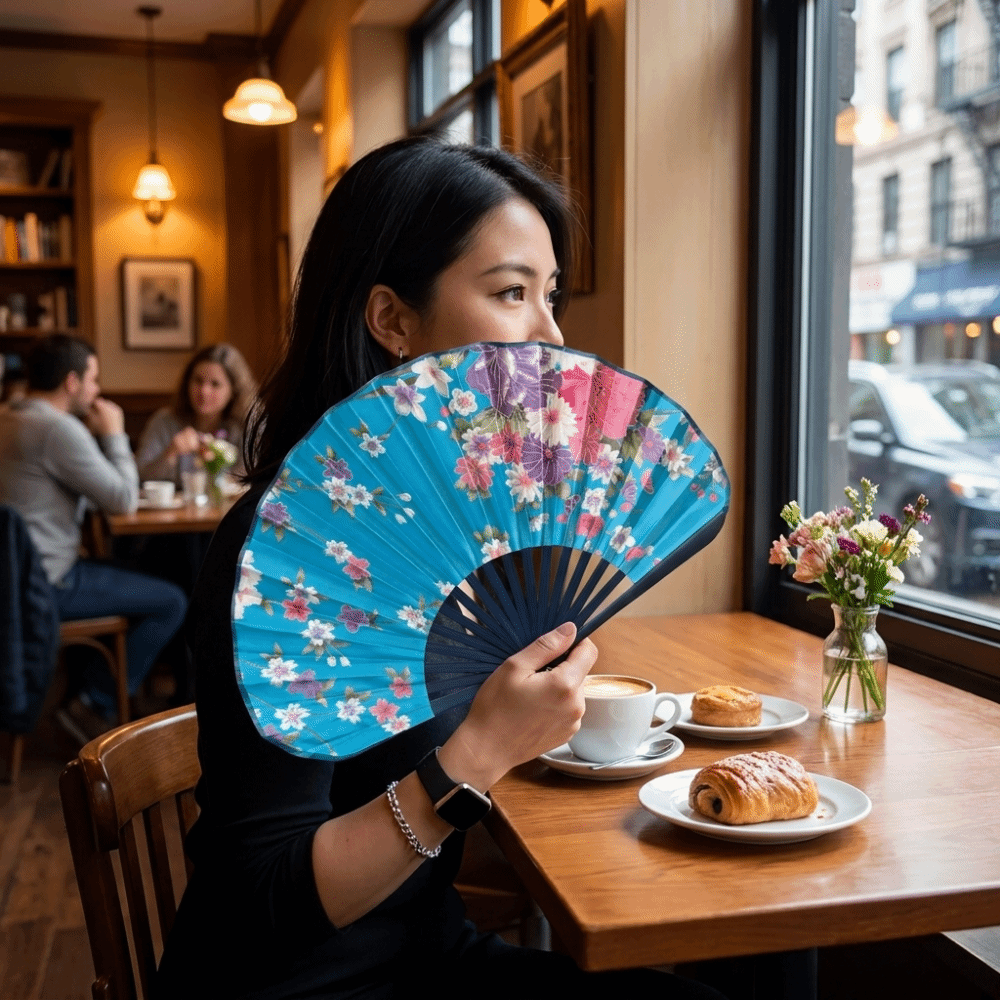 Portable Retro Japanese Shell Folding Fan Flower Pattern Shell Shape Chinese Style Fan Wooden Handle Delicate Handheld Fan Photo Props