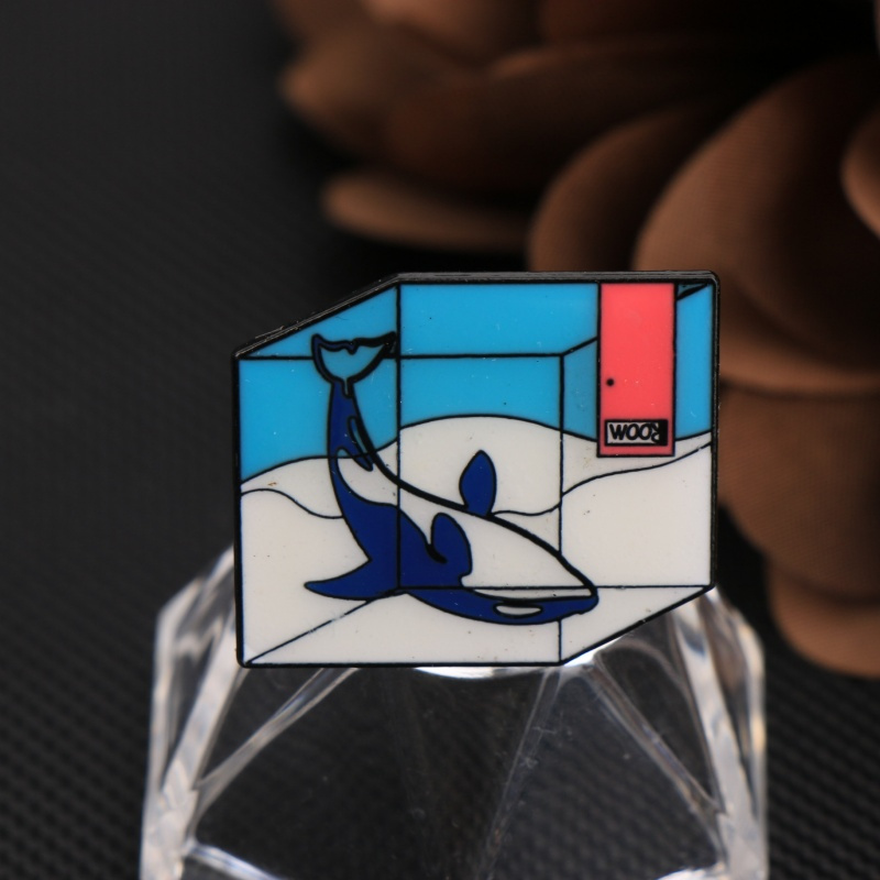 Closed Fish Badge Temperament Enamel Badge, suitable for backpack clothing, quirky decorative pins, holiday trinkets, inexpensive things