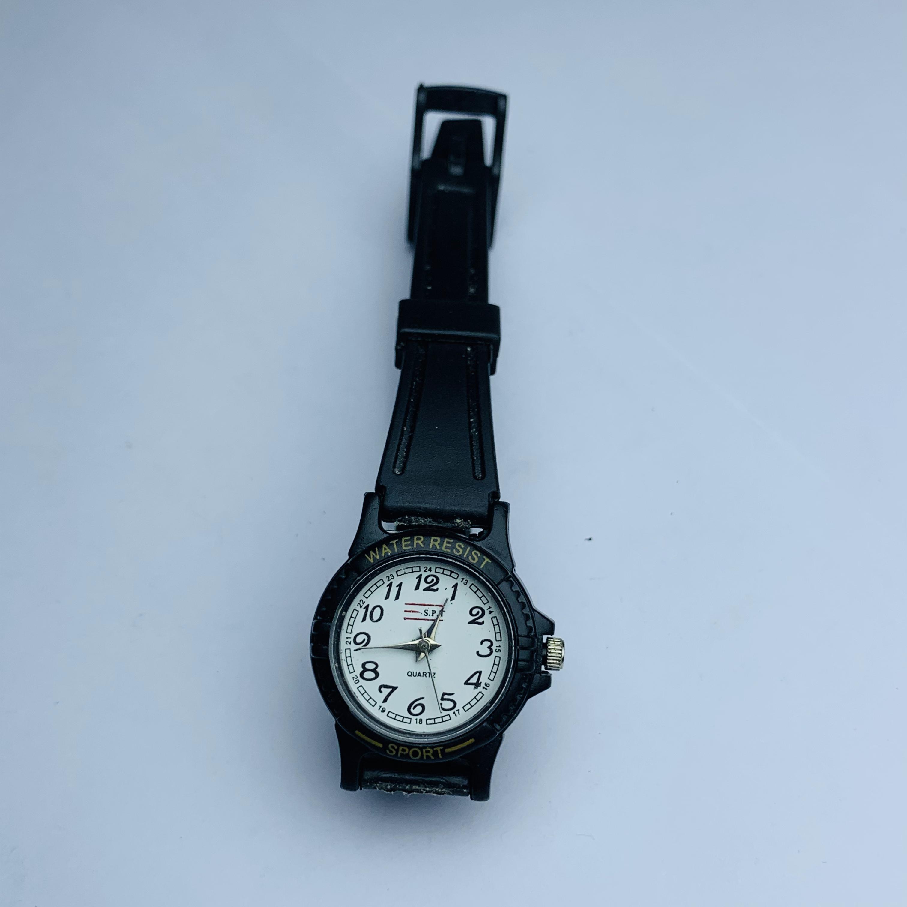 This fashionable watch for Women is very attractive and stylish and durable and can be used in every occasions. You Can Ware This Watch In Party, Wedding, Birthday, Anniversary, Christmas Gift, Daily Wearing. This Watch Has No Warranty .This Watch Is Co