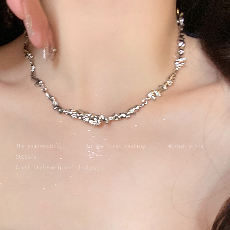 【New Arrivals】Pure desire hot girl_irregular tin foil necklace female autumn and winter niche design accessories sweet cool cold wind clavicle chain
