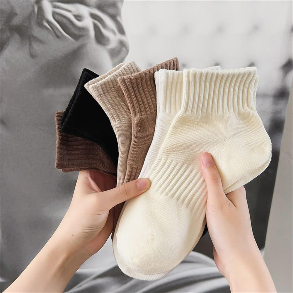 1 Pair Cotton socks Stylish Youth Black Fashion socks Polyester Versatile Solid color socks for wear Sports activities Casual