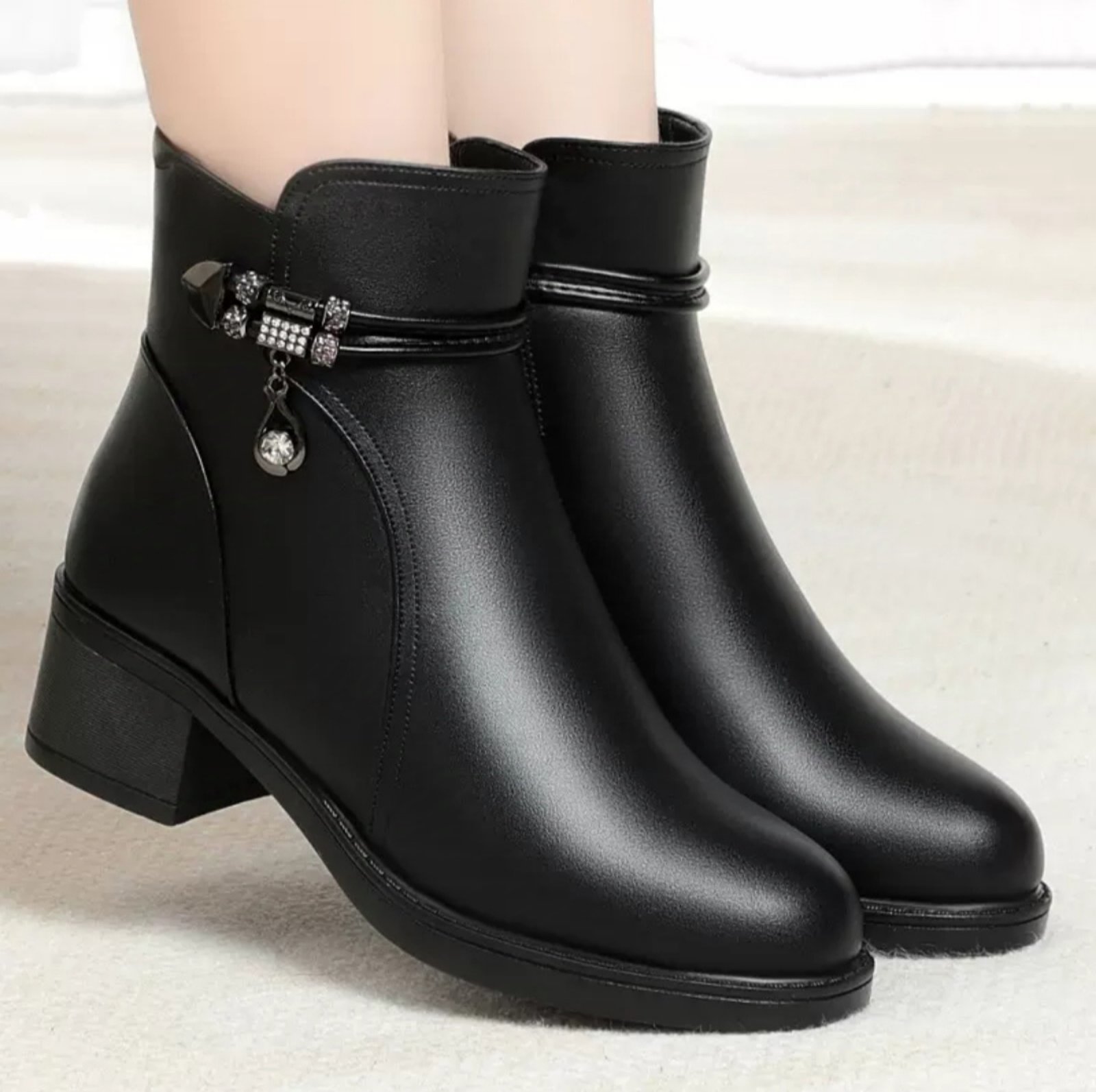 NEW Fall/Winter Women Shoes Pointed Toe Chunky Heel Boots Genuine Leather Shoes Women Retro Medium Heel Classic Black Boot