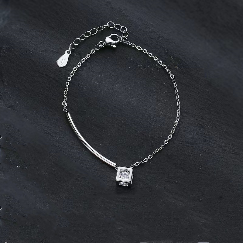 【New Arrivals】Dongdaemun geometric square stitching design elbow bracelet INS cold fresh three-dimensional Rubik's cube bracelet women