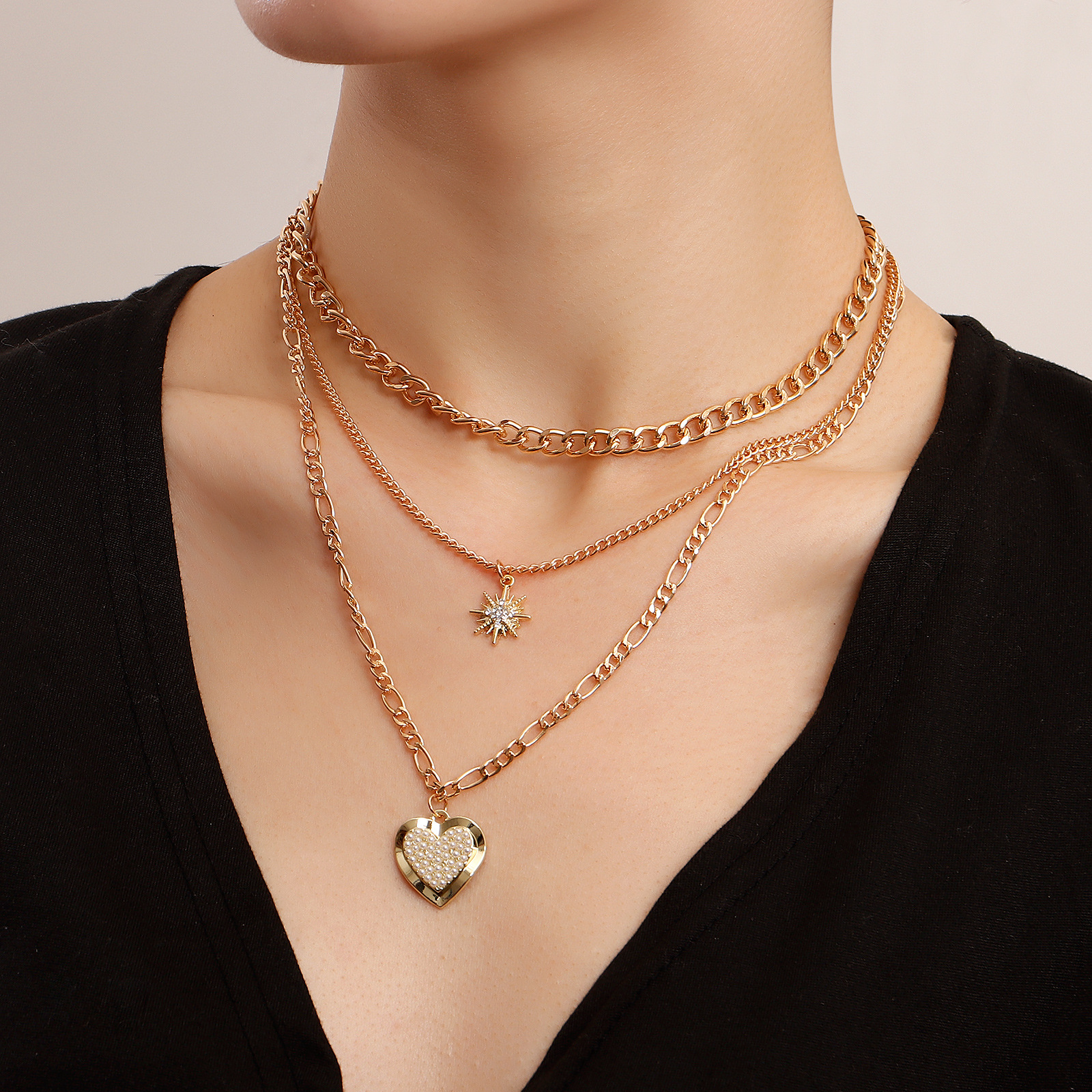Yuanyan New Fashion Hearts Choker Necklace Cute Metal Multi-layer Sweater Chain Pendant Sweet Crystal For Women Jewelry Girl Gift