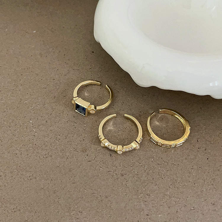 【Regret not using it earlier】Zircon Metal Open suit Women's Design Niche Personality Simple All-match Elegant Retro Ring Ring Ring