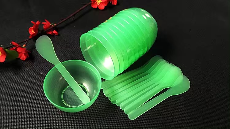 1Pcs Clay Plasticine Mixing Bowl With Stirring Spoon - Plastic Spatula Face Mask Bowl with Spoon-Random Color