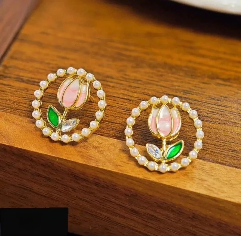 Gold Heart New Stylish Fashionable Korean Western Stud Earrings for Women