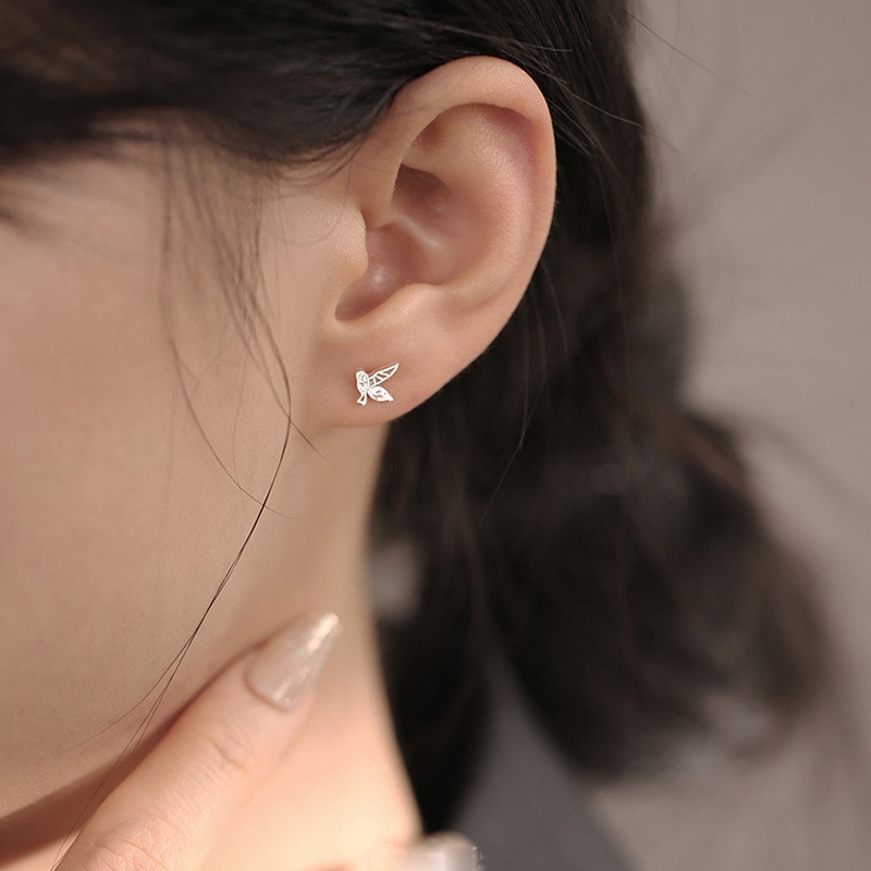 【Mega Sale】Three-dimensional Bird Ear Chinese Style Retro Elegant All-match Micro-inlaid Wings Earrings Hummingbird Zircon Earrings