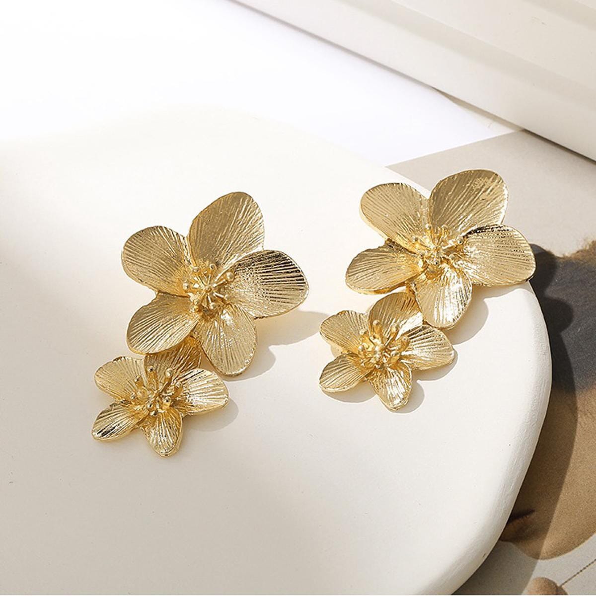 Enacolor New Elegant Golden Metal Flower Earrings for Earings Female Jewelry