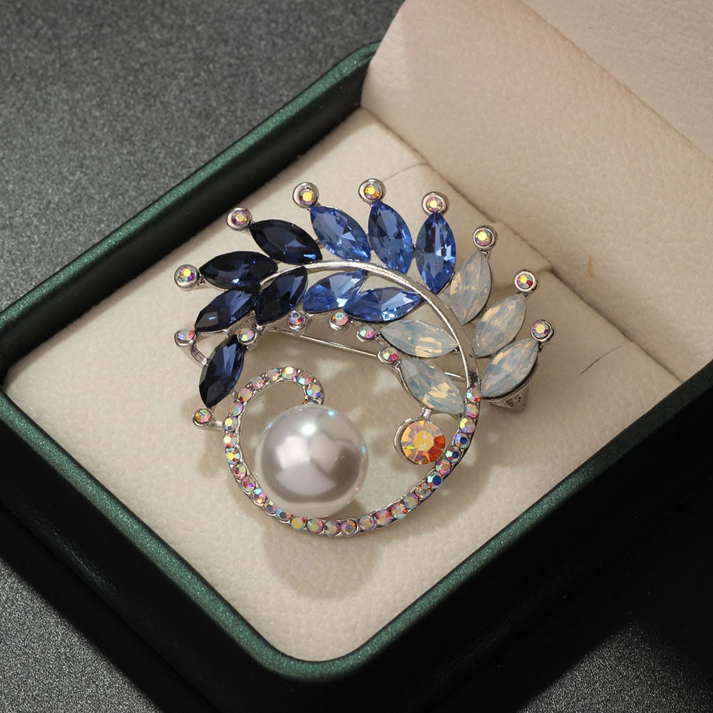 Jewelry Fashion Rose Flower Brooch Feather Sparkling Elegant Pin Goldfish Classic Casual Accessory Party