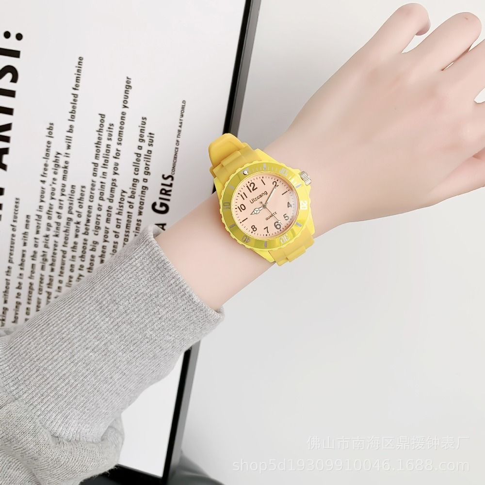 Creative Silicone Watchband Wristwatch Round Cartoon Wrist Watch Casual Cute Quartz Watch