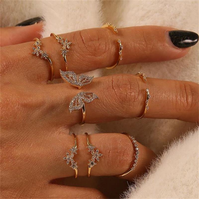 8Pcs Vintage Wave Flower Rings Set for Women Bohemian Crystal Butterfly Metal Chain Open Adjust Rings