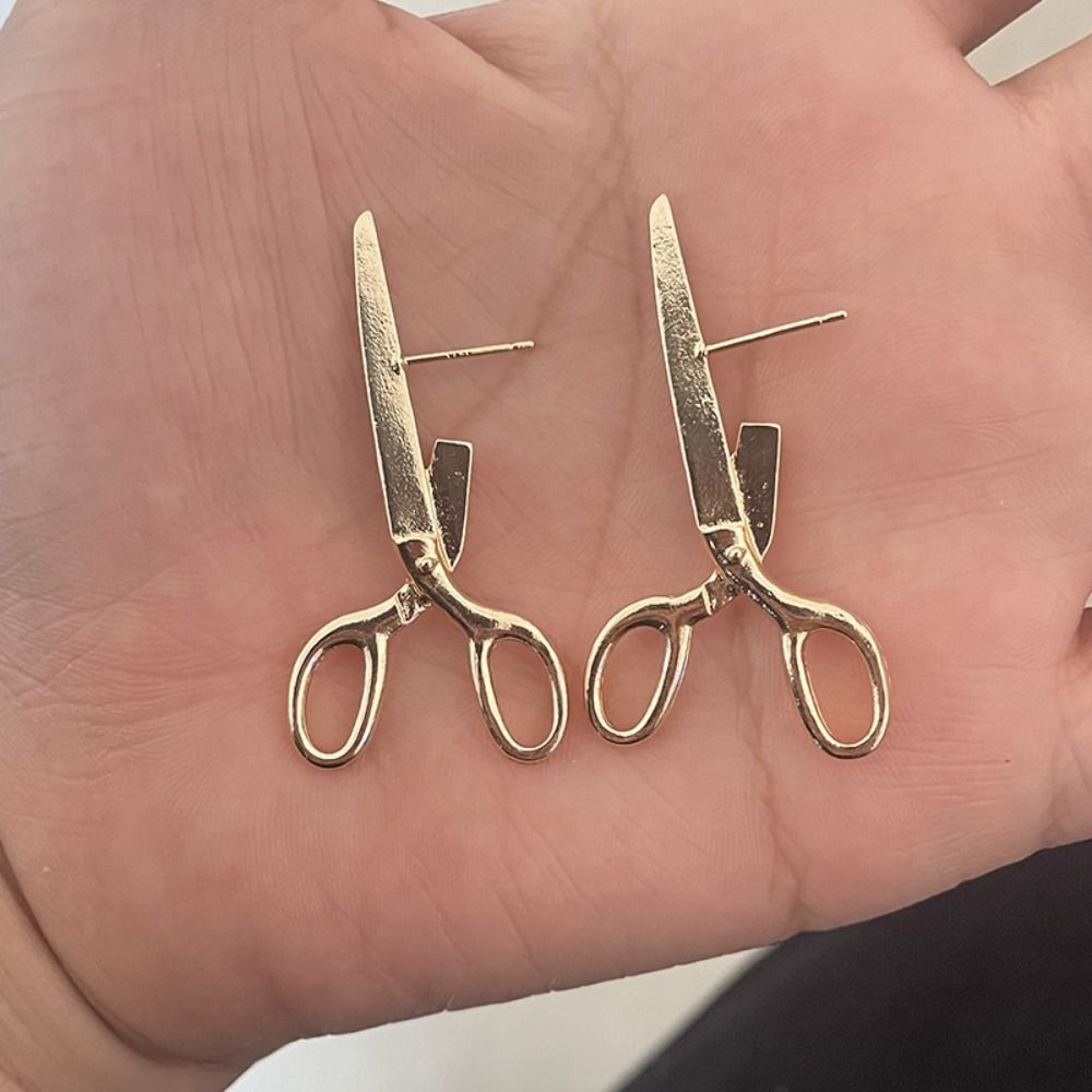 1 Pair New Alloy Material Retro Scissors Earrings Creative Scissor Shaped Fashion Jewelry Hypoallergenic Ear Pendants Women