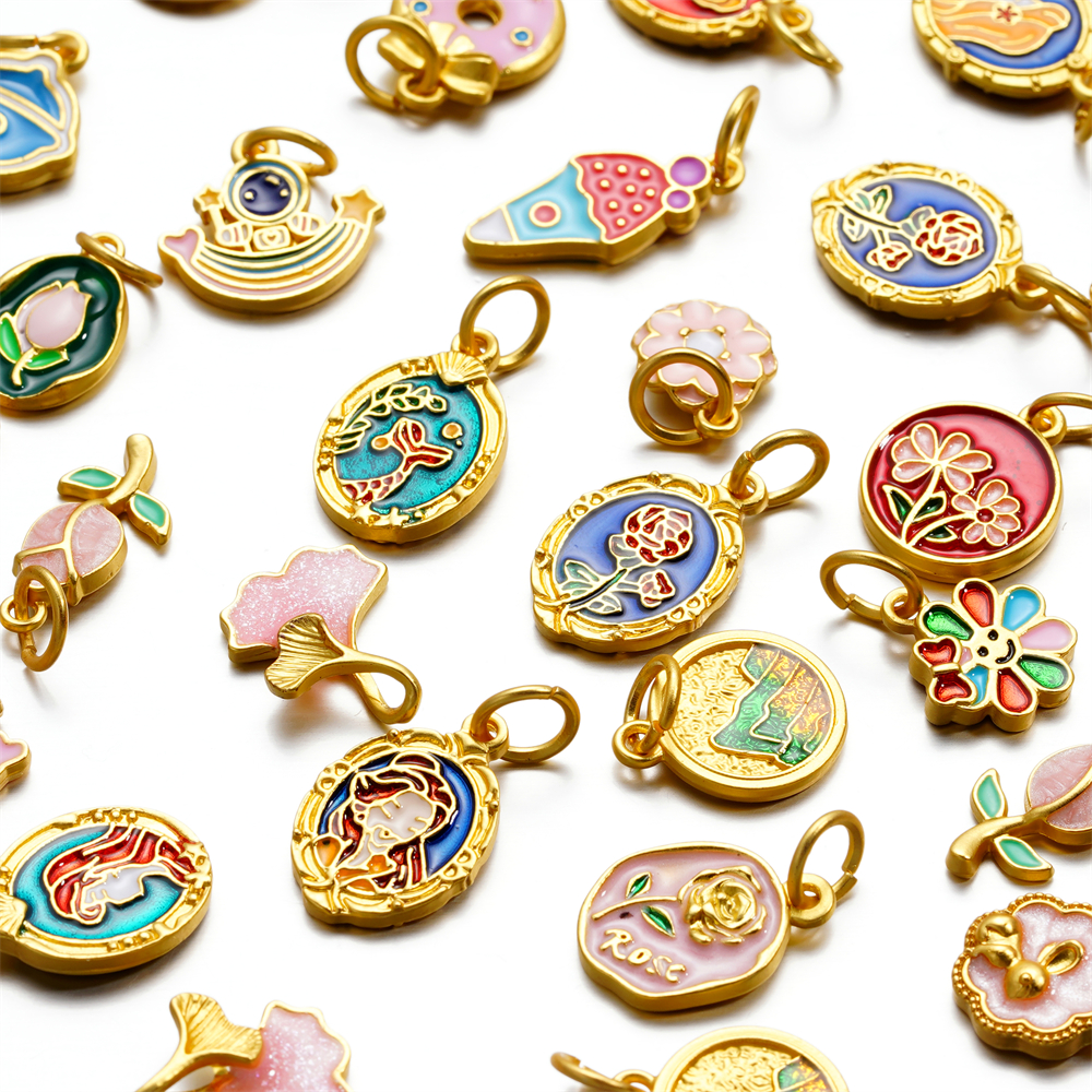 St.kunkka 1pcs Colorfast Oil Drip Pendant Alloy Pendant New Style Oil Drip Pendant Tulip Smiley Flower Spaceman Pendant For DIY