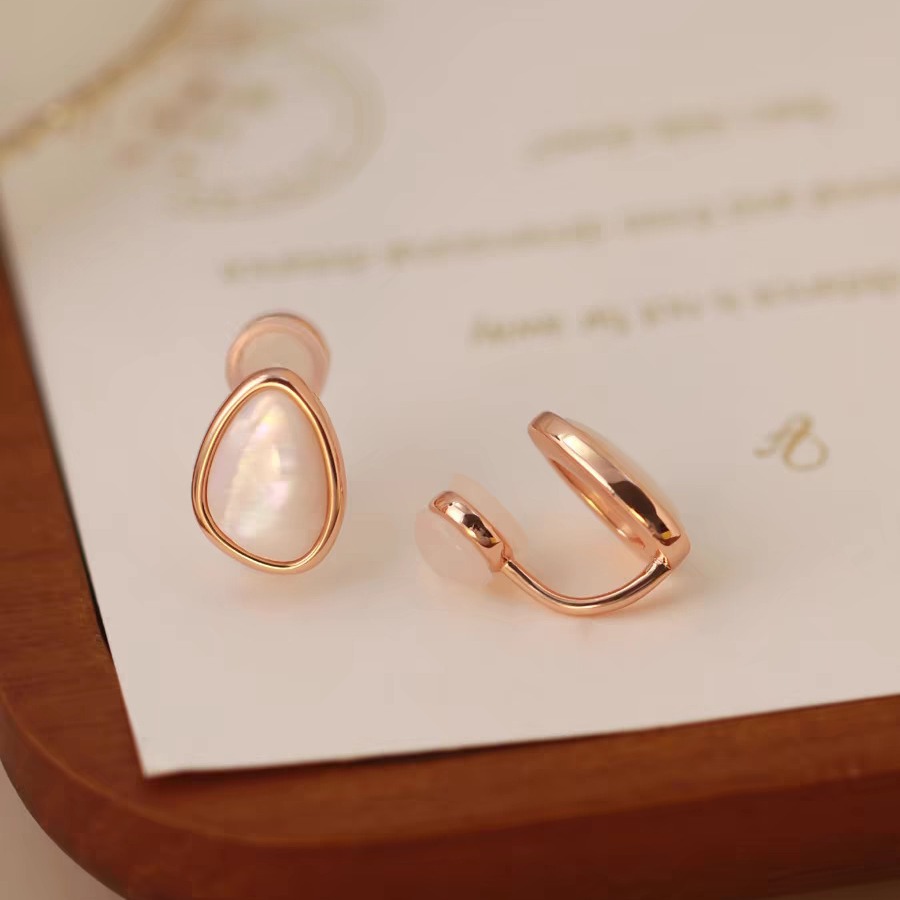【Top Picks】Natural Light Fritillary Rose Colored Gold Earrings for Women High-end Light Luxury Niche Earrings 2024 Simple Ear Clip Earrings