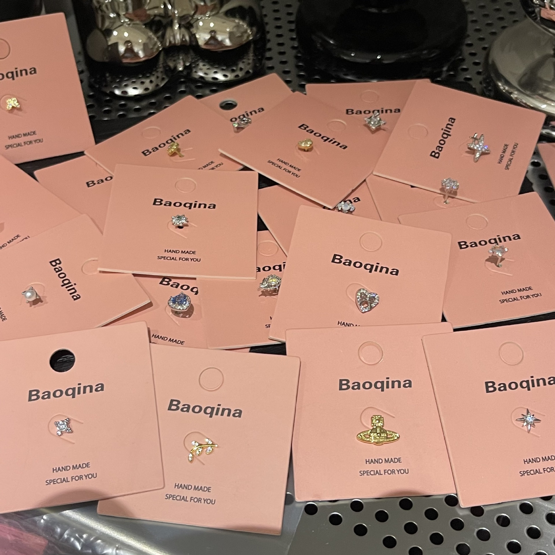 Authentic Baoqina ear bone studs have many styles, fashionable temperament, cute flat bottom threads, cross-border hot selling piercing jewelry