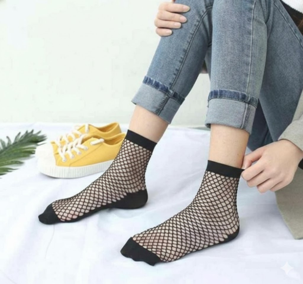 1 Pair Free Size Fishnet Socks (Best For Every One)
