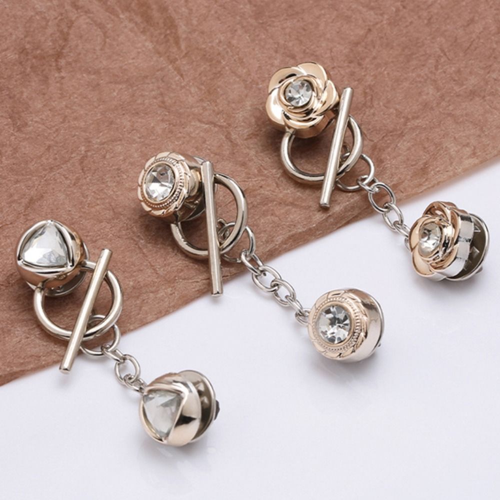 Vintage Rabbit Nail-Free Cardigan OT Buckle Crown Triangle Close Neckline Decorative Brooch Detachable Button Clasps Star Fixed Clothes Pin Loose Jeans