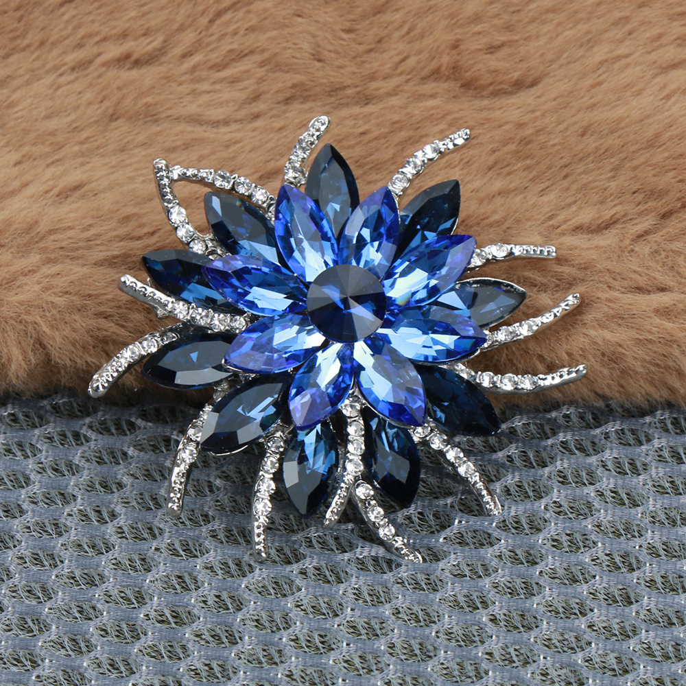 Luxury Elegant Atmosphere Bauhinia Brooch Vintage Jacket Accessories Pins