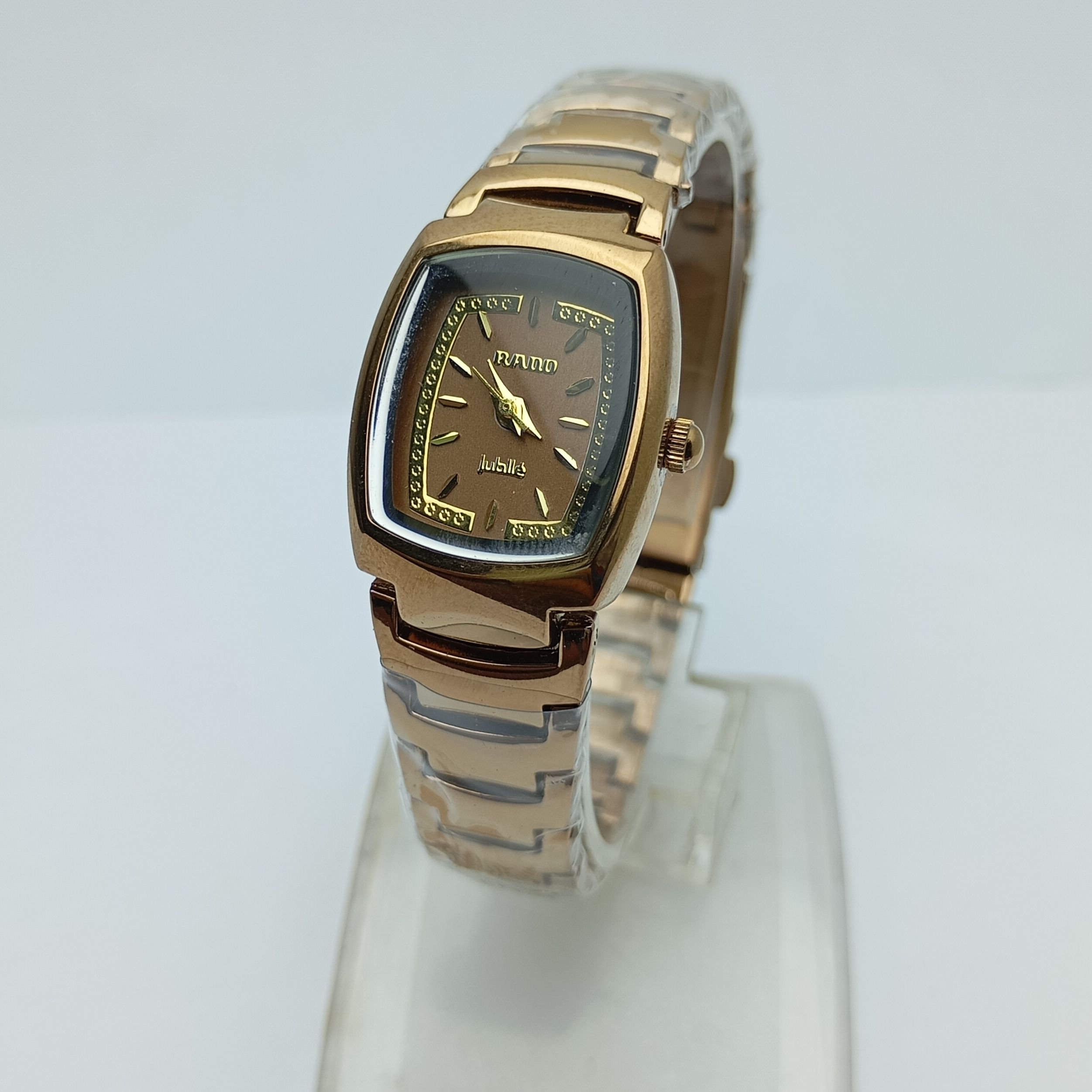 Fashionable Rectangular Shape Coffee Color Waterproof Quartz Watch For Women