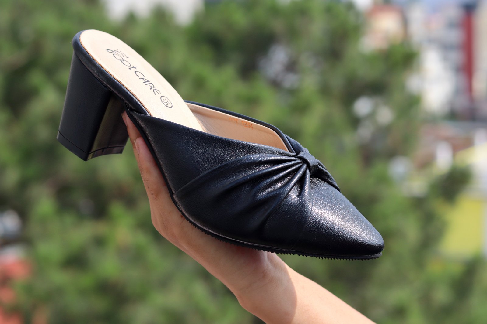 2024 New Genuine Leather Mules Slippers Pointed Toe Thick Med Heels Slippers Pleated Ladies Summer Shoes