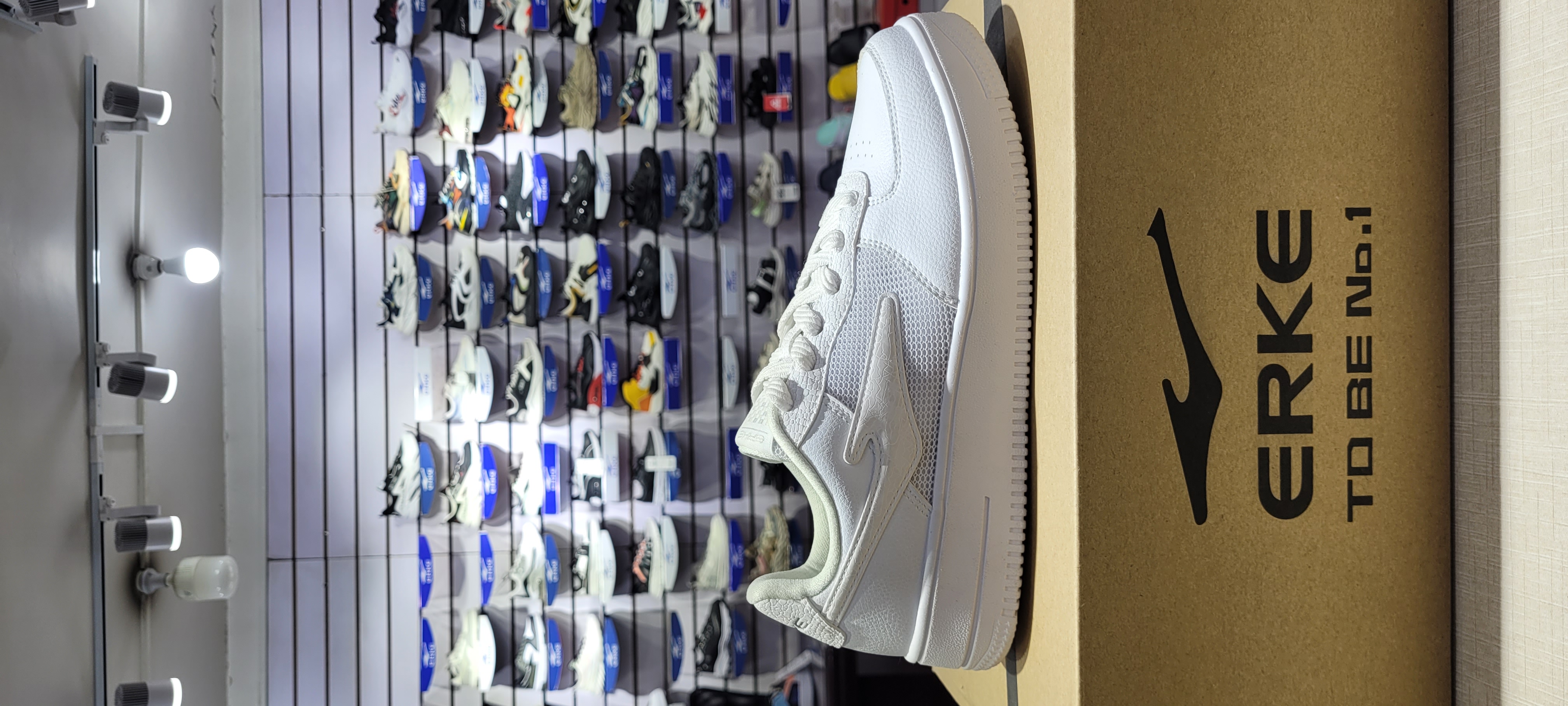 Erke White Flat Sole Skateboard Shoes For Women 12124201052-001