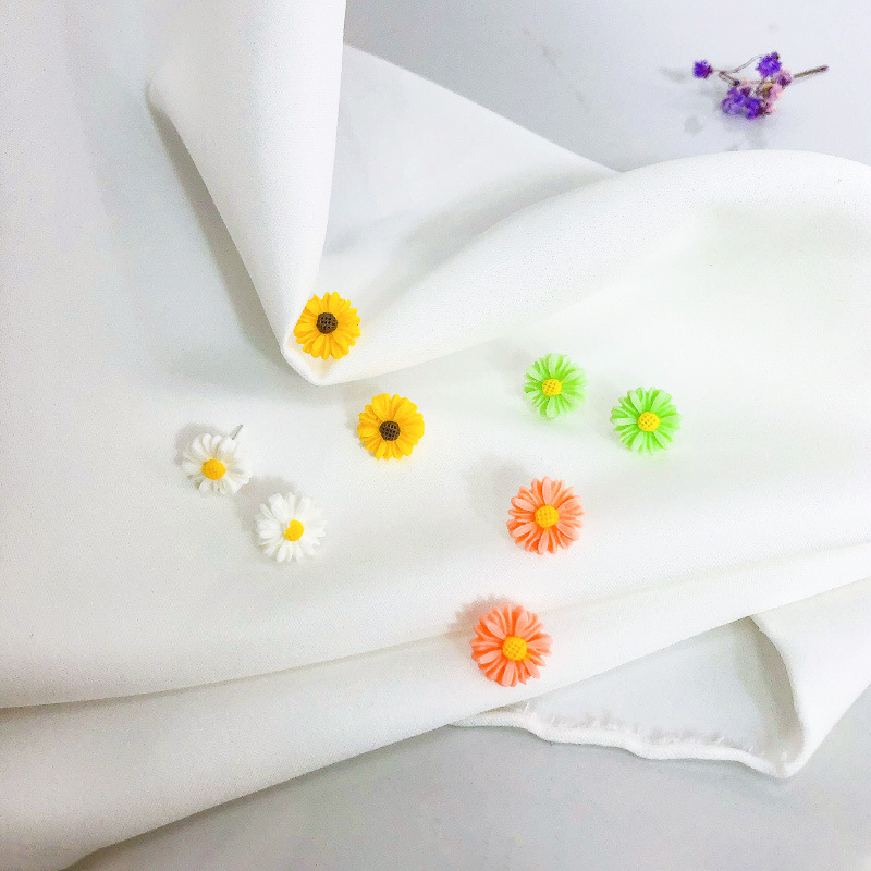 【New Arrivals】2019 new summer s925 earrings female small fresh cute student daisy earrings fashion simple compact